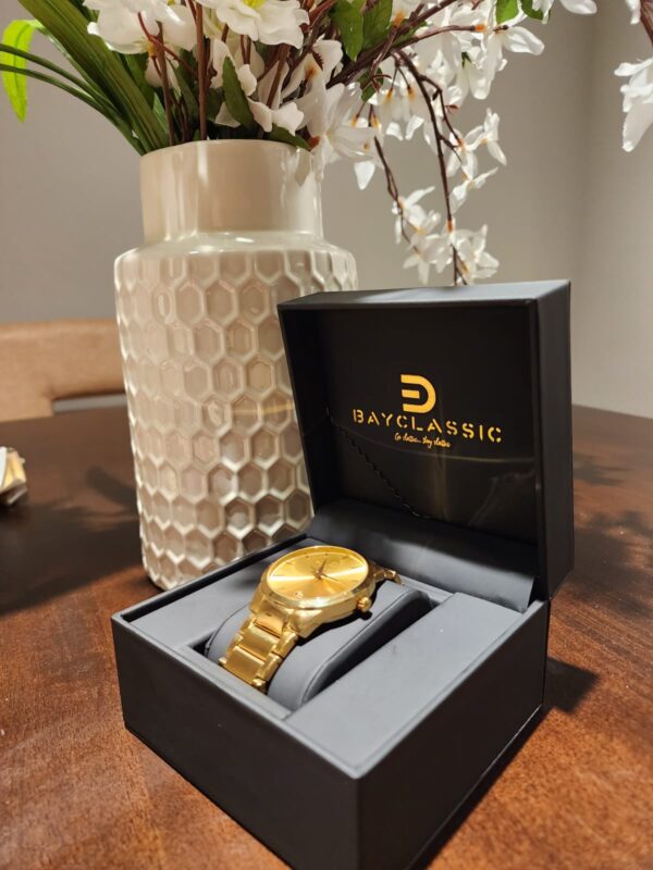 Men's Luxury Gold Timepiece